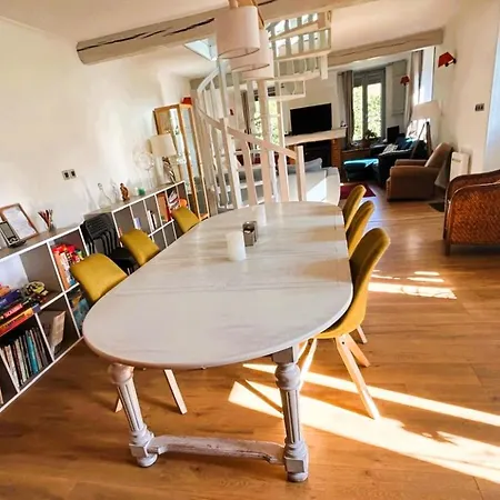 Alloggio in famiglia La Vendegeoise - Chaleureux 10p - Jardin- Piscine Ext Chauffée Partagée De Mai à Septembre Vendegies-au-Bois